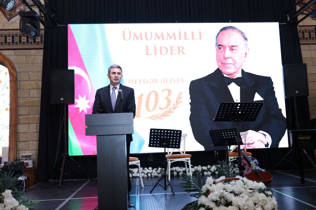 Xəzər rayonunda Ümummilli Lider Heydər Əliyevin anadan olmasının 103-cü ildönümü münasibətilə tədbir keçirilib