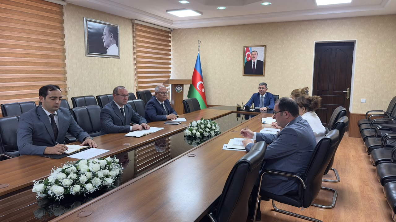 Rayon İcra Hakimiyyətinin başçısı Elşən Salahov vətəndaşların növbəti fərdi qəbulunu keçirib