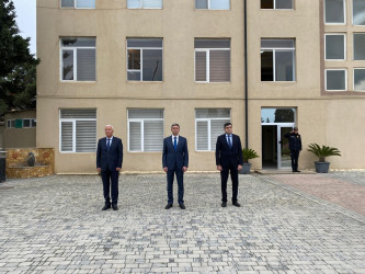 “Azərbaycan Hava Yolları” şirkətinə məxsus Bakı-Qroznı istiqamətində uçan sərnişin təyyarəsinin qəzaya uğraması nəticəsində hələk olanların  əziz xatirəsi Xəzər Rayonunda 1 dəqiqəlik sükütla yad edilmişdir