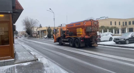 Xəzər rayonunda qarlı hava şəraiti ilə əlaqədar operativ tədbirlər görülüb