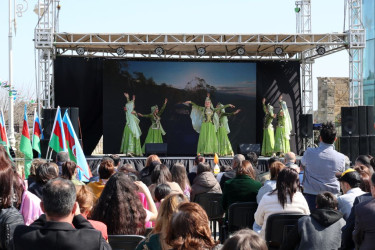 Xəzər rayonunda ümumrayon Novruz şənliyi keçirilib