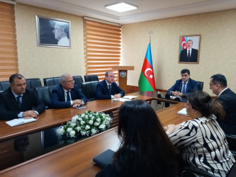 Xəzər Rayon İcra Hakimiyyətində “Dövlət qullugunda vəzifələrin və ehtiyat kadrların idarə edilməsi” mövzusunda təlim keçirilib
