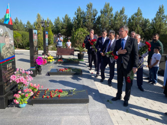 Xəzər rayonunda “27 sentyabr - Anım günü” ilə əlaqədar Şəhidlərin məzarları ziyarət olunub