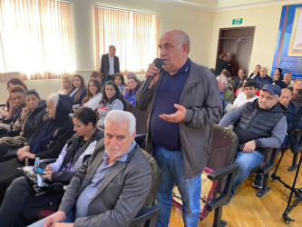 Rayon İcra Hakimiyyəti başçısının  Şüvəlan qəsəbə sakinləri ilə növbəti səyyar görüşü keçirilib