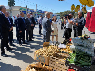 Xəzər rayonunda qanunsuz küçə ticarətinin qarşısının alınması məqsədilə reydlər keçirilib