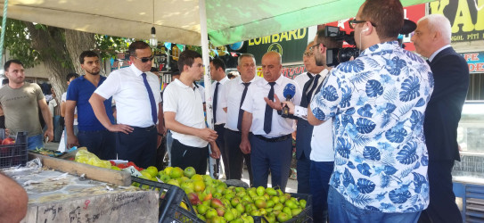 Xəzər rayonunda qanunsuz küçə ticarətinin qarşısının alınması məqsədilə reydlər keçirilib