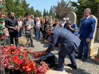 Azərbaycanın suverenliyi və ərazi bütövlüyü uğrunda canından keçərək şəhidlik zirvəsinə ucalmış Abdullazadə Qasım Əli oğlunun doğum günüdə əziz xatirəsi dərin ehtiramla yad edilmişdir