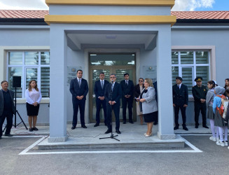 Rayonunun  Zirə qəsəbəsində Heydər Əliyev Fondunun təşəbbüsü ilə yeni təmir olunmuş 324 saylı tam orta məktəbin açılış mərasimi keçirilib`