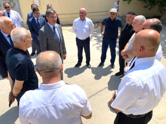 Rayon İcra Hakimiyyətinin başçısı Elşən Salahov rayonun xidmət sahələrinin rəhbərləri ilə birlikdə Türkan qəsəbəsində olub