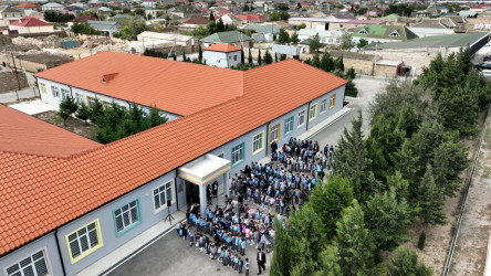 Rayonunun  Zirə qəsəbəsində Heydər Əliyev Fondunun təşəbbüsü ilə yeni təmir olunmuş 324 saylı tam orta məktəbin açılış mərasimi keçirilib`