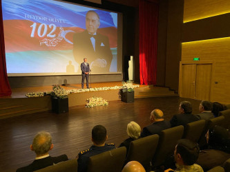 Xəzər rayonunda Ümummilli lider Heydər Əliyevin anadan olmasının 102 illiyinə həsr olunmuş “Heydər Əliyev irsi – Gələcəyə yol” adlı tədbir keçirilib`