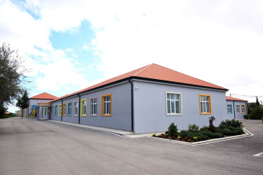 Rayonunun  Zirə qəsəbəsində Heydər Əliyev Fondunun təşəbbüsü ilə yeni təmir olunmuş 324 saylı tam orta məktəbin açılış mərasimi keçirilib`