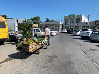 Xəzər rayonunda qanunsuz küçə ticarətinin qarşısının alınması məqsədilə reydlər keçirilib