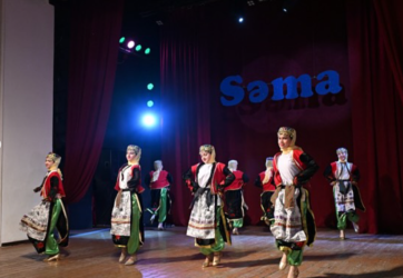 “Konstitusiya və Suverenlik İli” çərçivəsində Şüvəlan qəsəbə Mədəniyyət Evinin “Səma” rəqs ansamblının “Hər birimiz bir çiçək” adlı konsert proqramı keçirilib