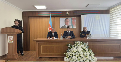 Xəzər Rayon İcra Hakimiyyətinin inzibati binasında Fövqəladə Hallar Nazirliyinin Bakı Regional Mərkəzinin təşkilatçılığı ilə "Su hövzələrində insanların təhlükəsizliyinin təmin edilməsi" mövzusunda rayon müşavirəsi keçirilmişdir
