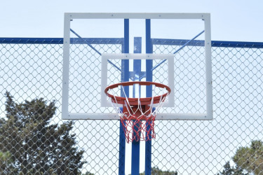 Xəzər rayonunda 262 saylı tam orta məktəbdə yenidən qurulan futbol, basketbol və voleybol meydançaları istifadəyə verilib