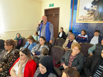 Rayon İcra Hakimiyyəti başçısının  Şüvəlan qəsəbə sakinləri ilə növbəti səyyar görüşü keçirilib