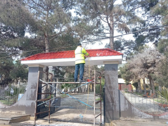 “Şəhərsalma və Memarlıq İli” çərçivəsində rayonun Binə qəsəbəsində yerləşən xatirə parkında əsaslı təmir və abadlıq işləri həyata keçirilib