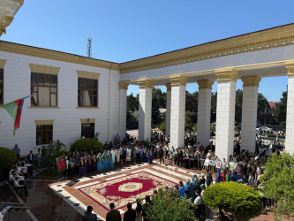 Xəzər rayonunda “Müstəqillik bayramı - Gənclik, incəsənət və əl əməyi” adlı   sərgi-satış yarmarkası keçirilib