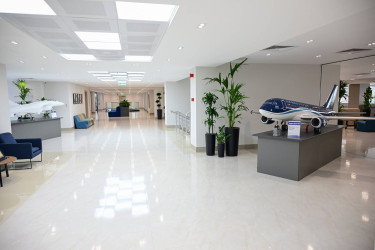 İlham Əliyev Milli Aviasiya Akademiyasında Beynəlxalq Təlim Mərkəzinin açılışında iştirak edib