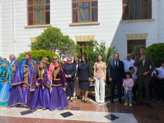 Xəzər rayonunda “Müstəqillik bayramı - Gənclik, incəsənət və əl əməyi” adlı   sərgi-satış yarmarkası keçirilib