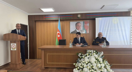 Xəzər Rayon İcra Hakimiyyətinin inzibati binasında Fövqəladə Hallar Nazirliyinin Bakı Regional Mərkəzinin təşkilatçılığı ilə "Su hövzələrində insanların təhlükəsizliyinin təmin edilməsi" mövzusunda rayon müşavirəsi keçirilmişdir