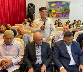Rayon İcra Hakimiyyətinin başçısı Elşən Salahov Zirə qəsəbə sakinləri ilə növbəti səyyar görüş keçirib