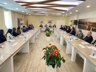 Xəzər rayonunda “Konstitusiya və Suverenlik İli” çərçivəsində dəyirmi masa keçirilib