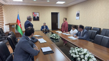 Rayon İcra Hakimiyyətinin başçısı Elşən Salahov vətəndaşların növbəti fərdi qəbulunu keçirib