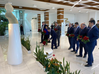 Xəzər rayonunda Ümummilli lider Heydər Əliyevin anadan olmasının 102 illiyinə həsr olunmuş “Heydər Əliyev irsi – Gələcəyə yol” adlı tədbir keçirilib`