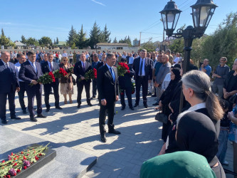 Xəzər rayonunda “27 sentyabr - Anım günü” ilə əlaqədar Şəhidlərin məzarları ziyarət olunub
