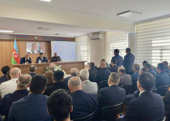 Xəzər Rayon İcra Hakimiyyətinin inzibati binasında Fövqəladə Hallar Nazirliyinin Bakı Regional Mərkəzinin təşkilatçılığı ilə "Su hövzələrində insanların təhlükəsizliyinin təmin edilməsi" mövzusunda rayon müşavirəsi keçirilmişdir