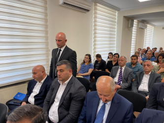 Xəzər Rayon İcra Hakimiyyətinin inzibati binasında Fövqəladə Hallar Nazirliyinin Bakı Regional Mərkəzinin təşkilatçılığı ilə "Su hövzələrində insanların təhlükəsizliyinin təmin edilməsi" mövzusunda rayon müşavirəsi keçirilmişdir