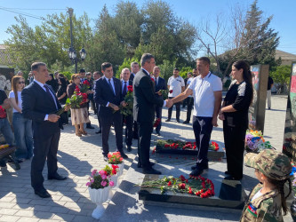 Xəzər rayonunda “27 sentyabr - Anım günü” ilə əlaqədar Şəhidlərin məzarları ziyarət olunub