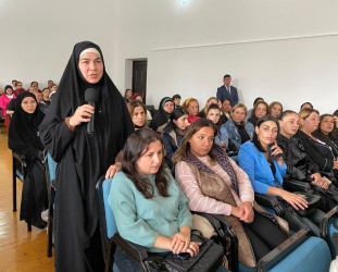 Rayon İcra Hakimiyyətinin başçısı Elşən Salahov növbəti səyyar görüş keçirib