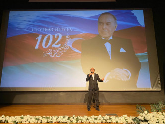 Xəzər rayonunda Ümummilli lider Heydər Əliyevin anadan olmasının 102 illiyinə həsr olunmuş “Heydər Əliyev irsi – Gələcəyə yol” adlı tədbir keçirilib`