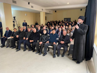 Xəzər Rayon İcra Hakimiyyətinin başçısı Elşən Salahovun rayon ərazisində vətəndaşlarla səyyar görüşlərinin keçirilməsi davam etdirilir