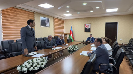 Rayon İcra Hakimiyyətinin başçısı Elşən Salahov vətəndaşların növbəti fərdi qəbulunu keçirib