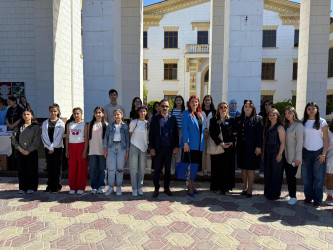 Xəzər rayonunda “Müstəqillik bayramı - Gənclik, incəsənət və əl əməyi” adlı   sərgi-satış yarmarkası keçirilib