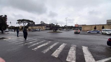 26 fevral Xocalı Soyqırımının 33 -cü il dönümü ilə əlaqədar Xəzər Rayon İcra Hakimiyyətinin kollektivi  “Ana Harayı” abidə kompleksini ziyarət edib