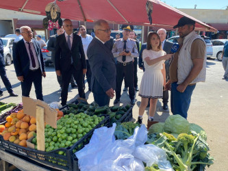 Xəzər rayonunda qanunsuz küçə ticarətinin qarşısının alınması məqsədilə reydlər keçirilib