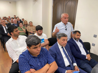 Xəzər Rayon İcra Hakimiyyətinin inzibati binasında Fövqəladə Hallar Nazirliyinin Bakı Regional Mərkəzinin təşkilatçılığı ilə "Su hövzələrində insanların təhlükəsizliyinin təmin edilməsi" mövzusunda rayon müşavirəsi keçirilmişdir