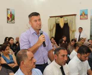 Mərdəkan qəsəbə sakinləri ilə növbəti səyyar görüş keçirilib