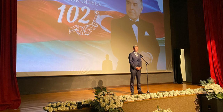 Xəzər rayonunda Ümummilli lider Heydər Əliyevin anadan olmasının 102 illiyinə həsr olunmuş “Heydər Əliyev irsi – Gələcəyə yol” adlı tədbir keçirilib`