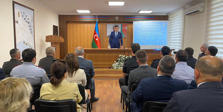 Xəzər Rayon İcra Hakimiyyətinin inzibati binasında Fövqəladə Hallar Nazirliyinin Bakı Regional Mərkəzinin təşkilatçılığı ilə "Su hövzələrində insanların təhlükəsizliyinin təmin edilməsi" mövzusunda rayon müşavirəsi keçirilmişdir