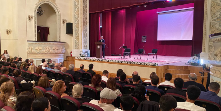 Mərdəkan Mədəniyyət Sarayında unudulmaz şair Arif Buzovnalının xatirəsinə həsr olunan tədbir keçirilib