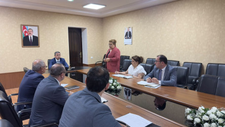 Rayon İcra Hakimiyyətinin başçısı Elşən Salahov vətəndaşların növbəti fərdi qəbulunu keçirib