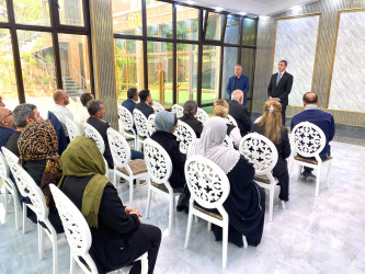 Xəzər Rayon İcra Hakimiyyətinin başçısı Elşən Salahov Şüvəlan və Buzovna qəsəbələrində yerləşən ümumtəhsil məktəblərinin şagird və valideynləri ilə görüş keçirib