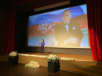 Xəzər rayonunda Ümummilli lider Heydər Əliyevin anadan olmasının 102 illiyinə həsr olunmuş “Heydər Əliyev irsi – Gələcəyə yol” adlı tədbir keçirilib`