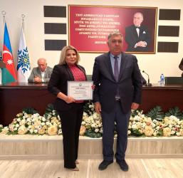 Xəzər rayonunda “5 oktyabr-Beynəlxalq Müəllimlər Günü”  qeyd olunub